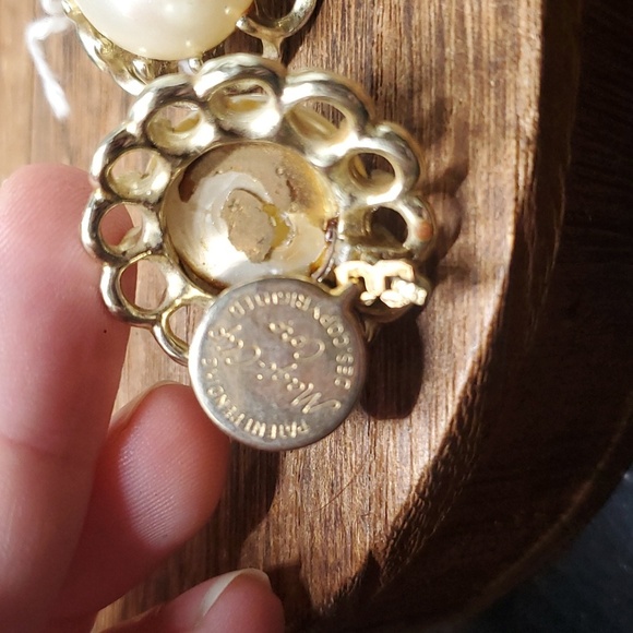 E2112 magic magnetic coro earrings - Picture 3 of 3